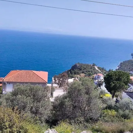 Golden Sunrise Apartment *